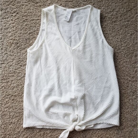 CAUTION to the Wind White Ivory Textured Front Tie Sleeveless Top Size Medium - Picture 2 of 7